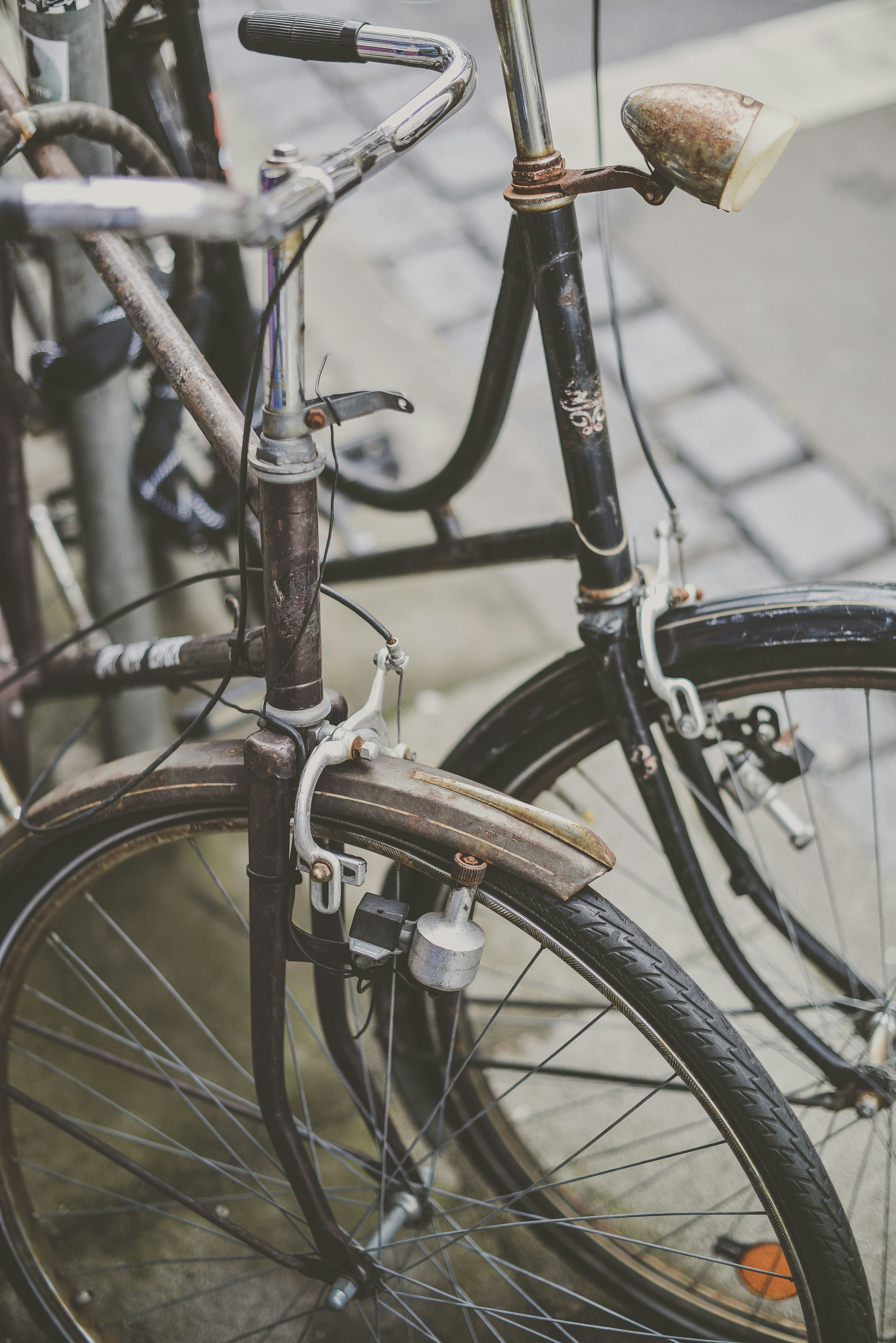 Compact iPhone bike holder